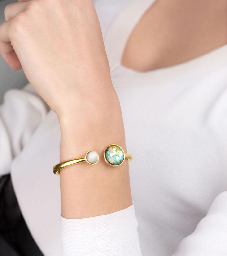 Spring Bracelet with Pearl
