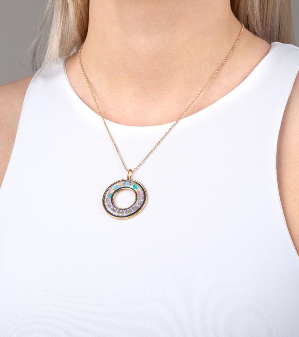 Кулон Елена