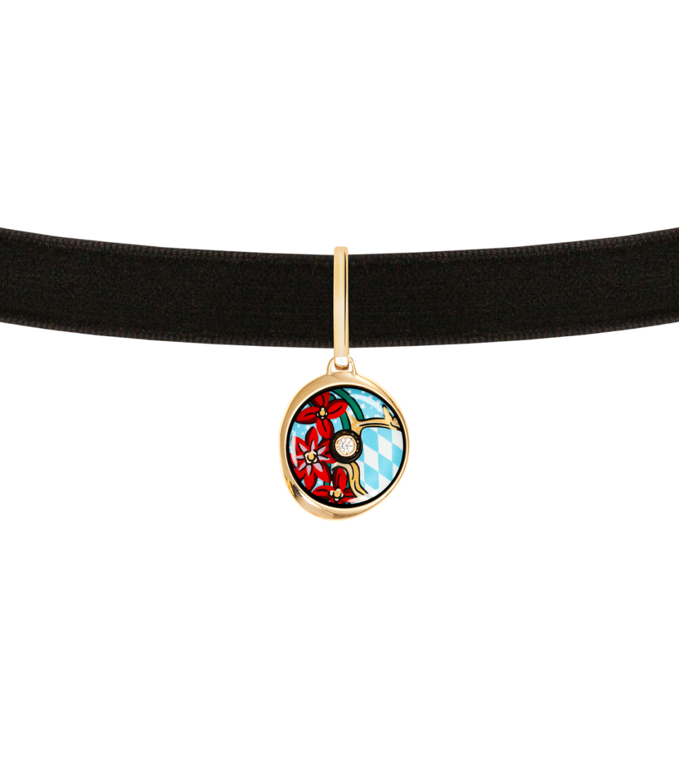 Luna Piccolissima with Choker